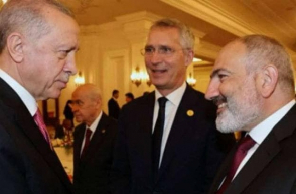 Թուրքիան եղել է և շարունակում է լինել տարածաշրջանում ՆԱՏՕ-ի կուրատորը, և ձգտելով դեպի ՆԱՏՕ, մենք մեր անվտանգությունը ամբողջությամբ հանձնում ենք Թուրքիային